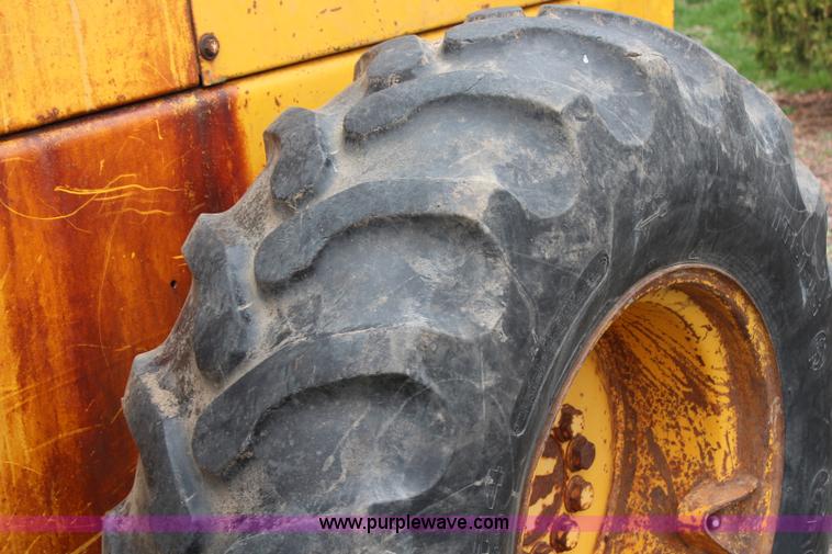 image for item G5437 International 510 wheel loader