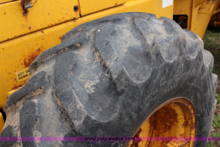 image for item G5437 International 510 wheel loader