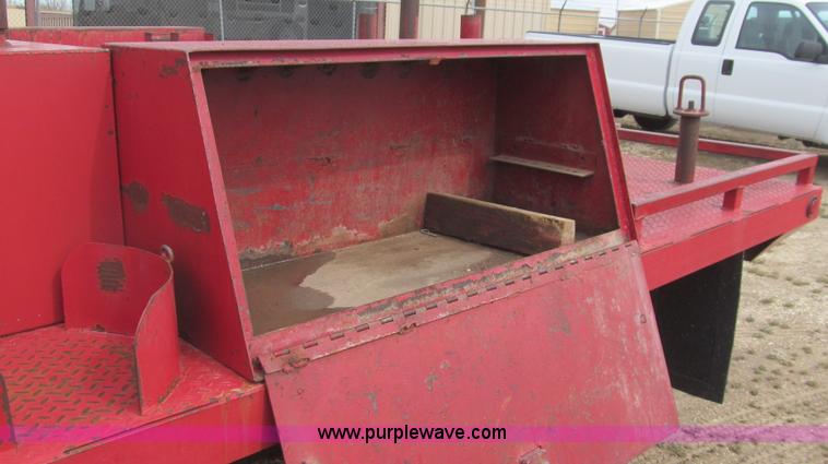 image for item G5683 2004 Ford F350 XL Crew Cab flatbed truck