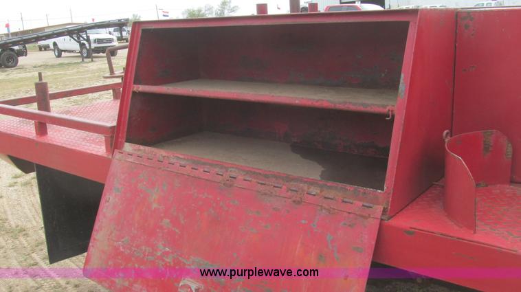 image for item G5683 2004 Ford F350 XL Crew Cab flatbed truck