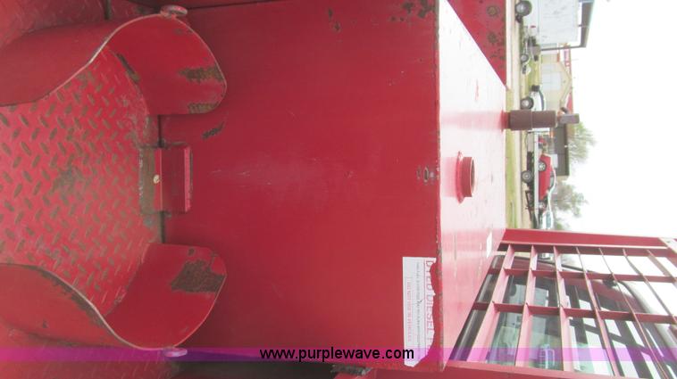 image for item G5683 2004 Ford F350 XL Crew Cab flatbed truck