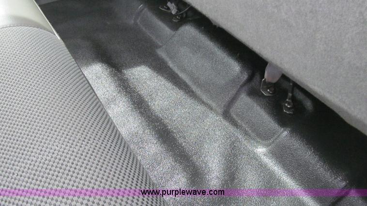 image for item G5683 2004 Ford F350 XL Crew Cab flatbed truck