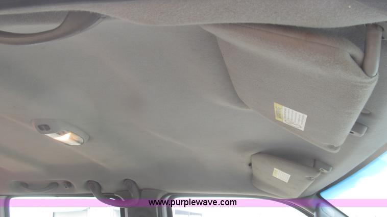 image for item G5683 2004 Ford F350 XL Crew Cab flatbed truck