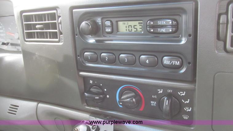 image for item G5683 2004 Ford F350 XL Crew Cab flatbed truck