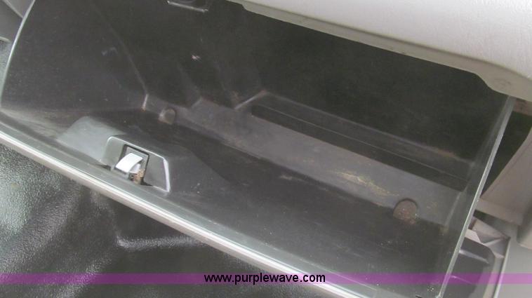 image for item G5683 2004 Ford F350 XL Crew Cab flatbed truck