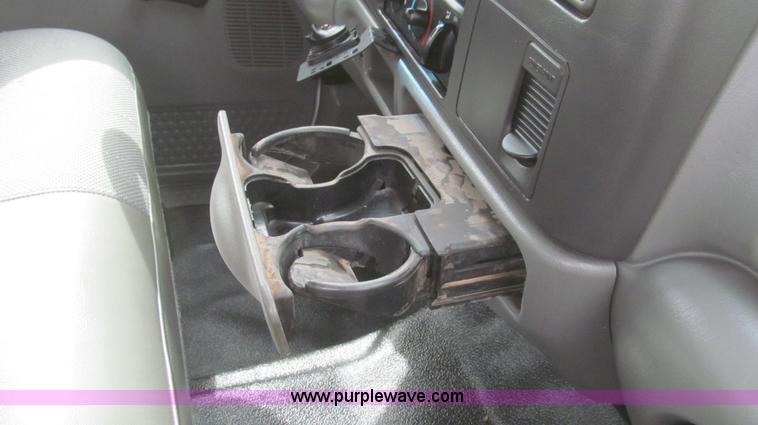 image for item G5683 2004 Ford F350 XL Crew Cab flatbed truck