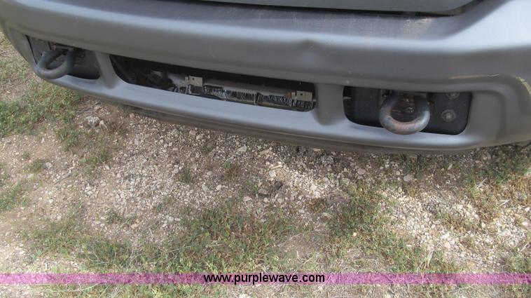 image for item G5683 2004 Ford F350 XL Crew Cab flatbed truck