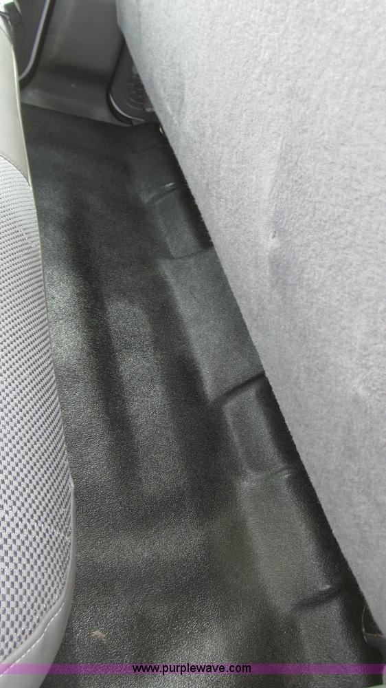 image for item G5684 2004 Ford F350 Crew Cab flatbed truck