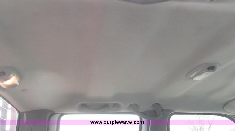 image for item G5684 2004 Ford F350 Crew Cab flatbed truck