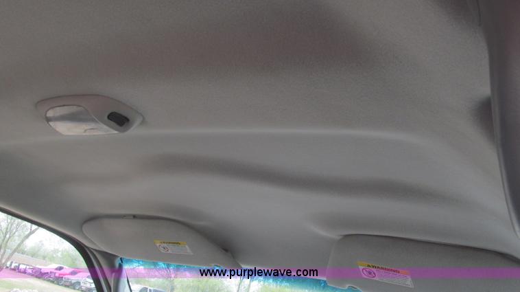 image for item G5684 2004 Ford F350 Crew Cab flatbed truck