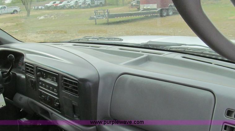 image for item G5684 2004 Ford F350 Crew Cab flatbed truck