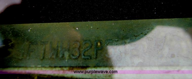 image for item G5684 2004 Ford F350 Crew Cab flatbed truck