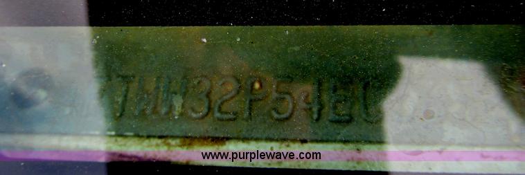 image for item G5684 2004 Ford F350 Crew Cab flatbed truck