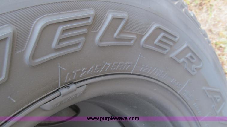 image for item G5685 2006 Ford F350 Crew Cab flatbed truck