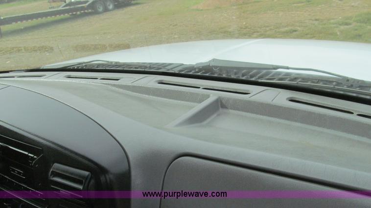 image for item G5685 2006 Ford F350 Crew Cab flatbed truck