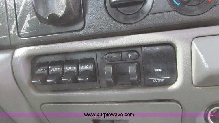 image for item G5685 2006 Ford F350 Crew Cab flatbed truck