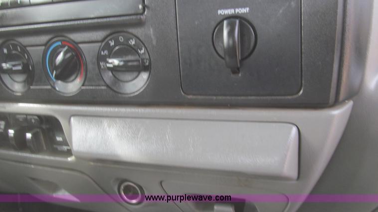 image for item G5685 2006 Ford F350 Crew Cab flatbed truck