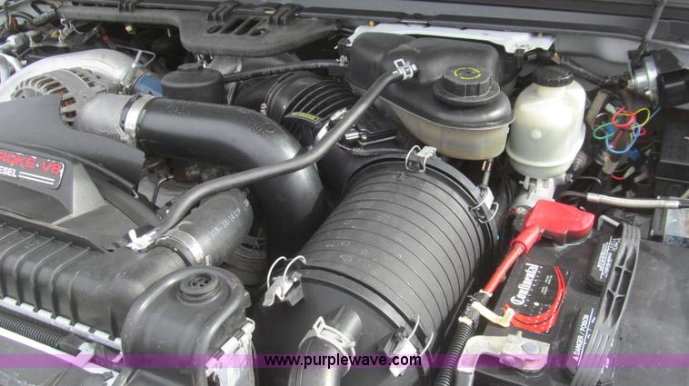 image for item G5685 2006 Ford F350 Crew Cab flatbed truck