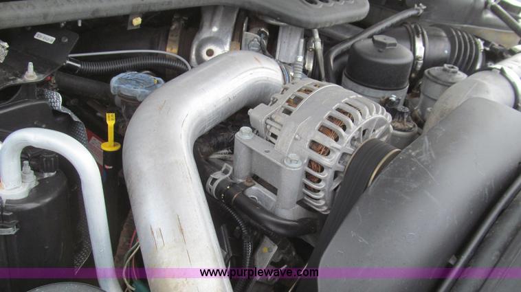 image for item G5685 2006 Ford F350 Crew Cab flatbed truck