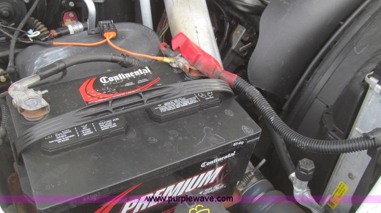 image for item G5685 2006 Ford F350 Crew Cab flatbed truck