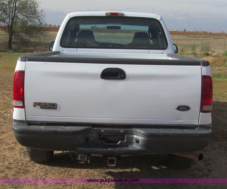 image for item G5687 2005 Ford F250 SuperCab pickup truck