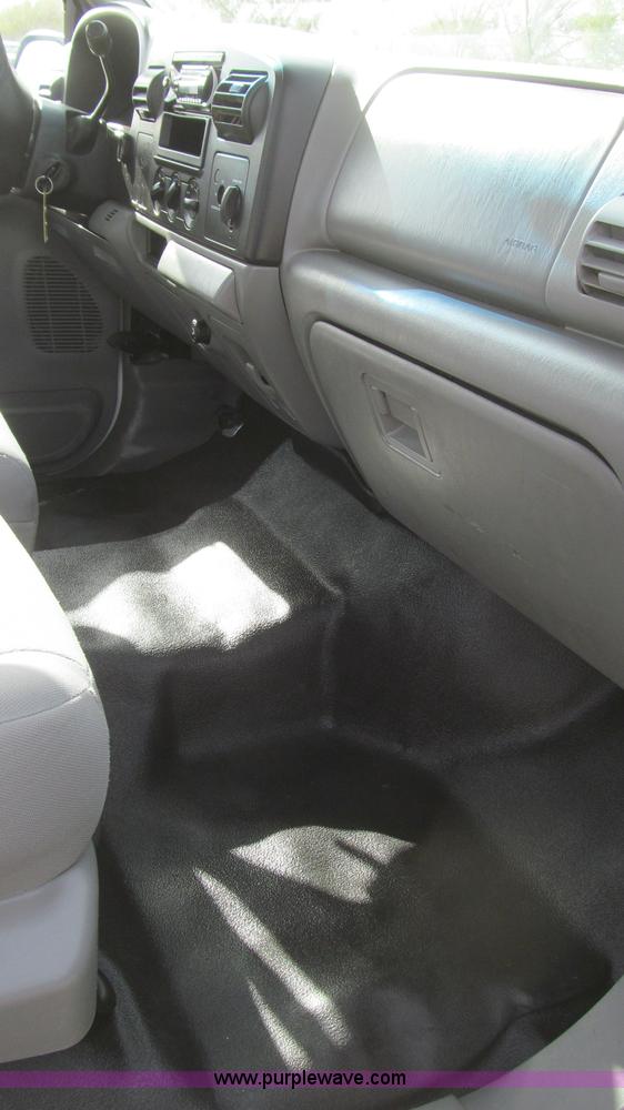 image for item G5687 2005 Ford F250 SuperCab pickup truck