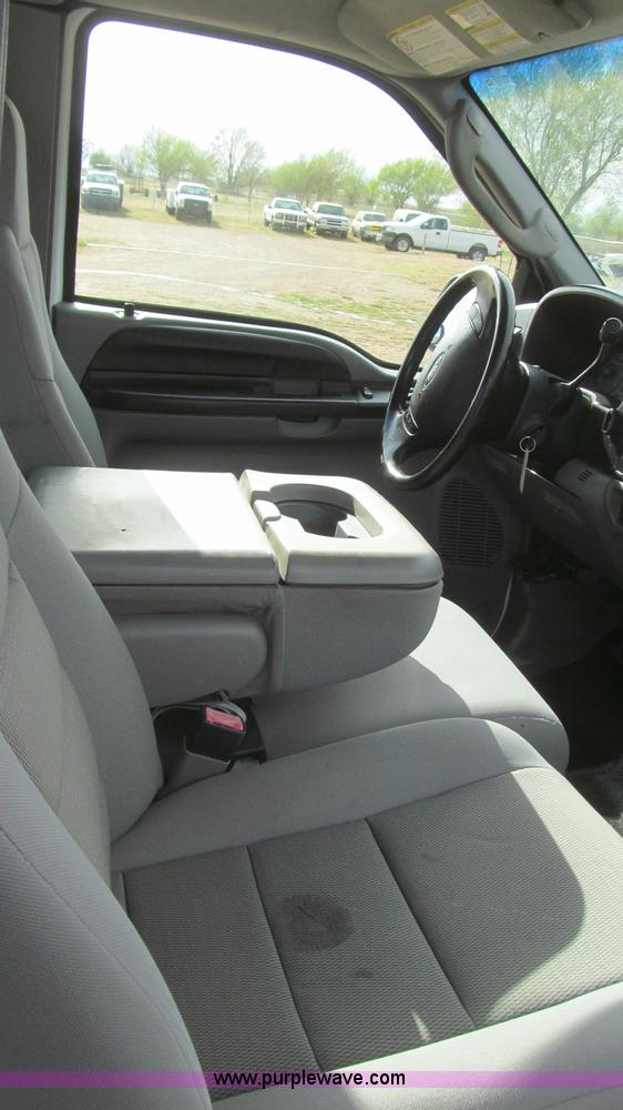 image for item G5687 2005 Ford F250 SuperCab pickup truck