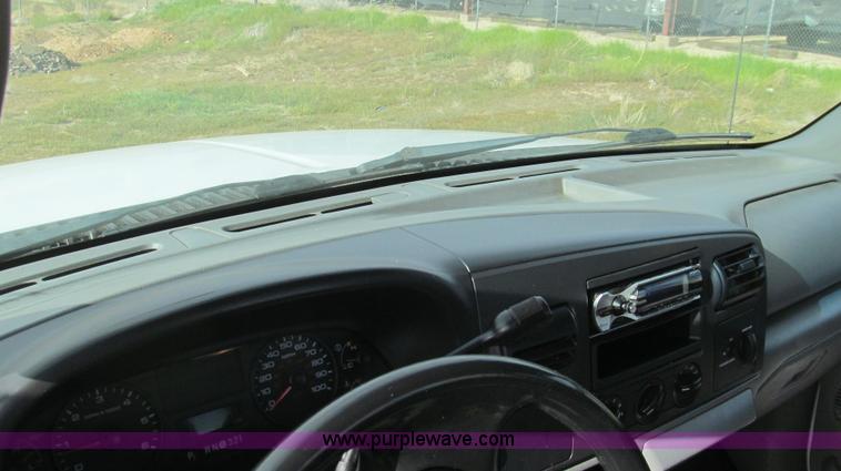 image for item G5687 2005 Ford F250 SuperCab pickup truck
