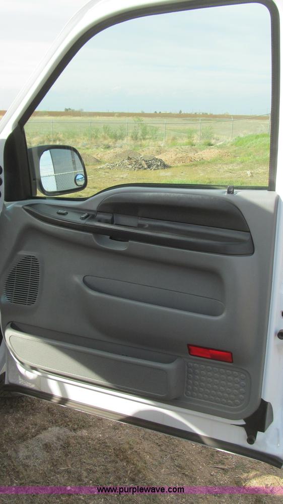 image for item G5687 2005 Ford F250 SuperCab pickup truck