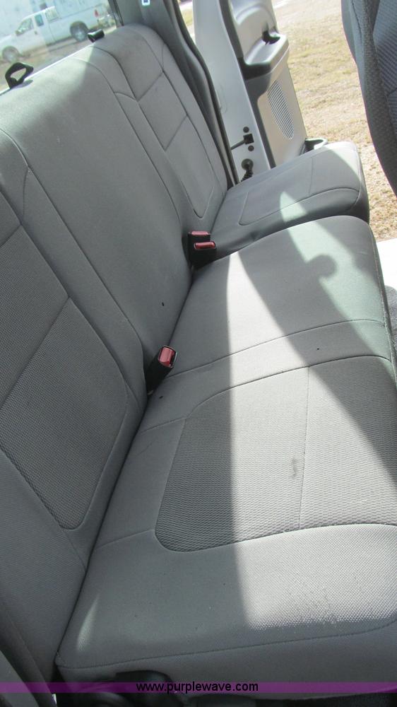 image for item G5687 2005 Ford F250 SuperCab pickup truck