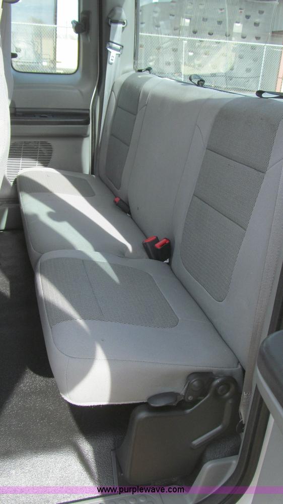 image for item G5687 2005 Ford F250 SuperCab pickup truck