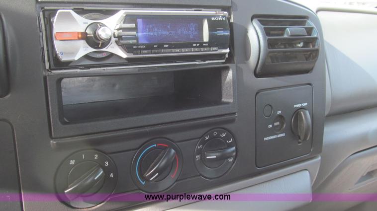 image for item G5687 2005 Ford F250 SuperCab pickup truck