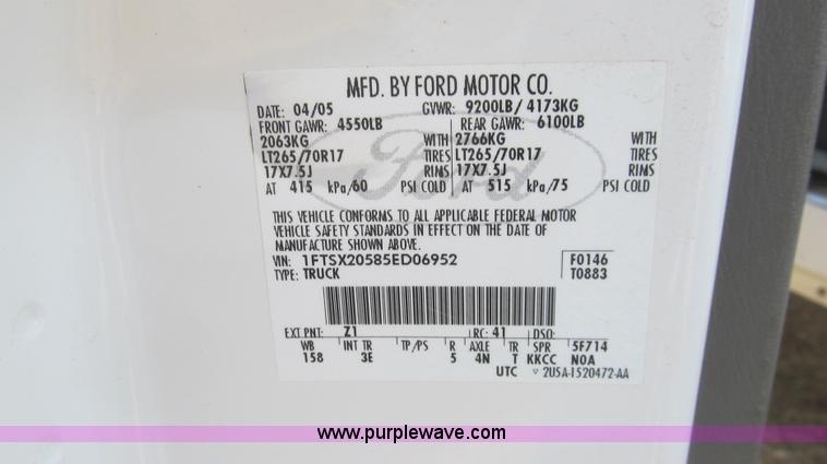 image for item G5687 2005 Ford F250 SuperCab pickup truck