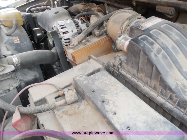 image for item G7833 2001 Ford F350 Super Duty utility truck