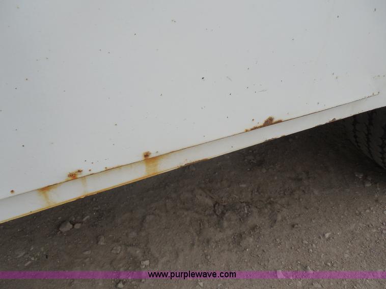 image for item G7833 2001 Ford F350 Super Duty utility truck