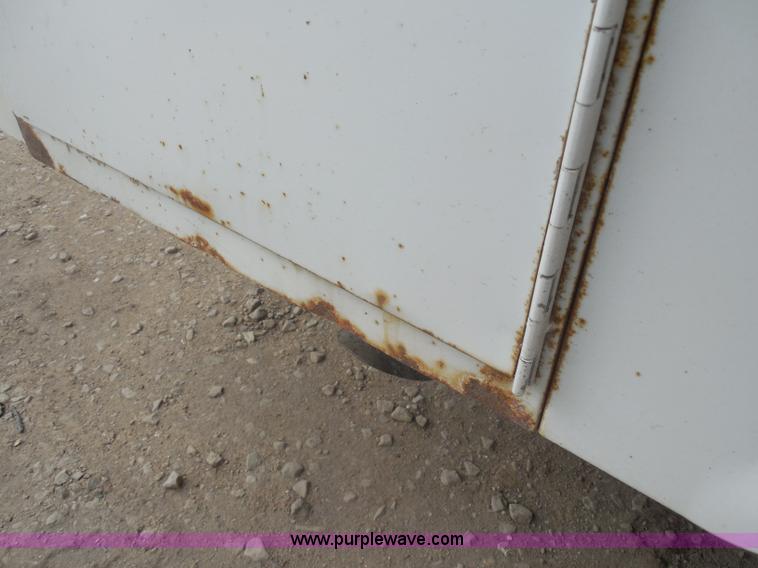 image for item G7833 2001 Ford F350 Super Duty utility truck