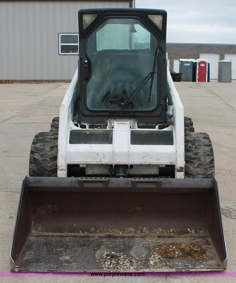 image for item H3676 2002 Bobcat 763 skid steer