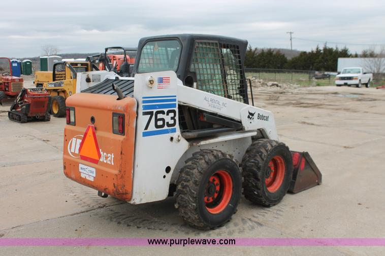 image for item H3676 2002 Bobcat 763 skid steer