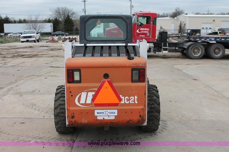 image for item H3676 2002 Bobcat 763 skid steer