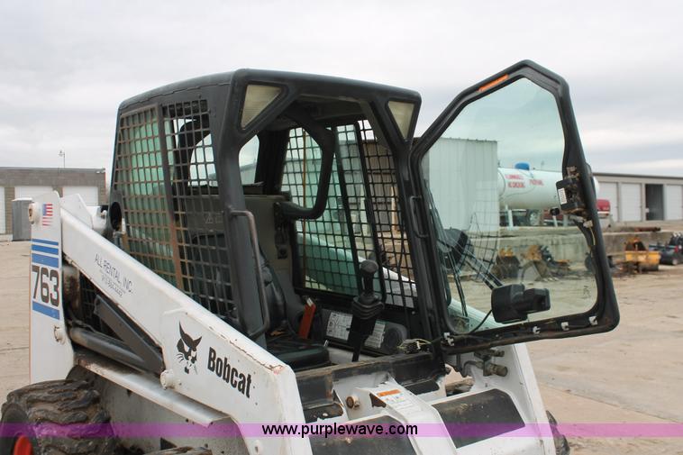 image for item H3676 2002 Bobcat 763 skid steer