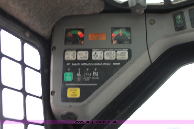 image for item H3676 2002 Bobcat 763 skid steer
