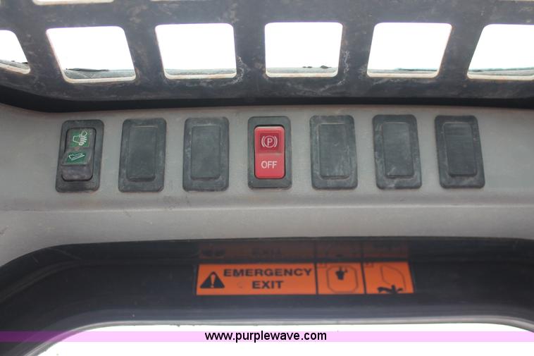 image for item H3676 2002 Bobcat 763 skid steer