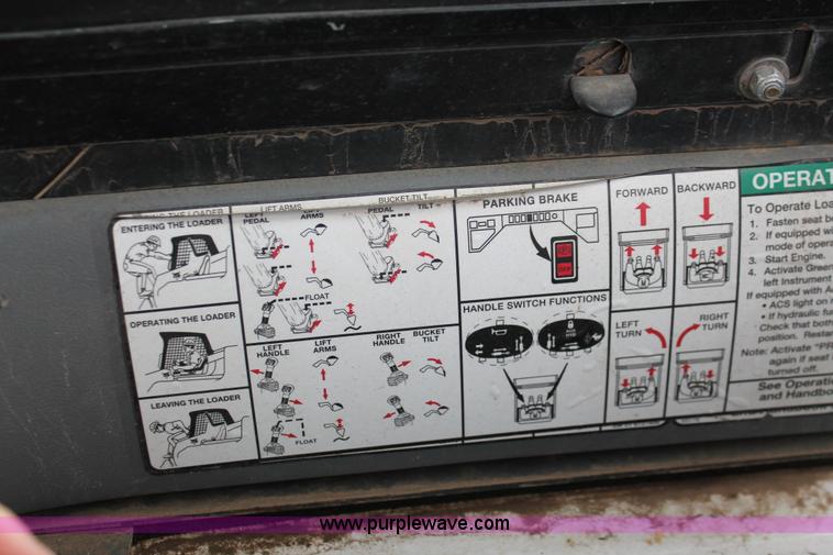 image for item H3676 2002 Bobcat 763 skid steer