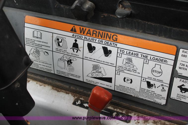 image for item H3676 2002 Bobcat 763 skid steer