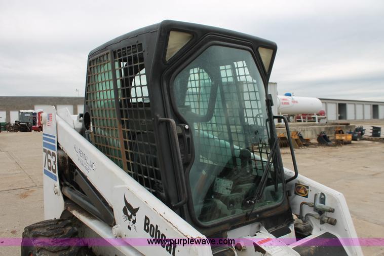 image for item H3676 2002 Bobcat 763 skid steer