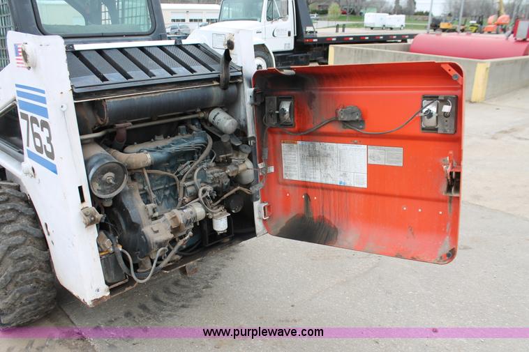 image for item H3676 2002 Bobcat 763 skid steer