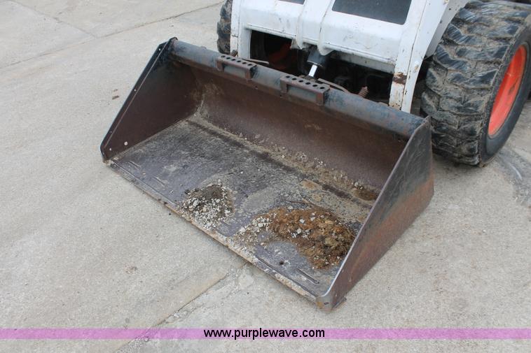 image for item H3676 2002 Bobcat 763 skid steer
