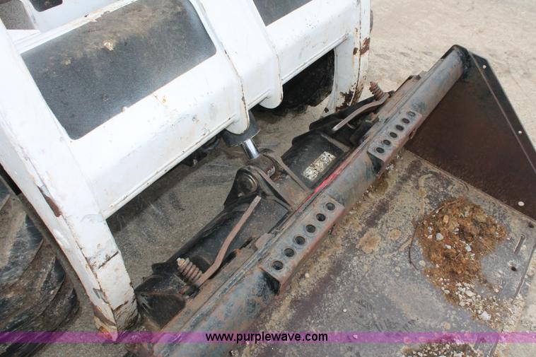 image for item H3676 2002 Bobcat 763 skid steer