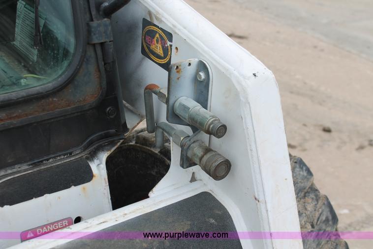 image for item H3676 2002 Bobcat 763 skid steer