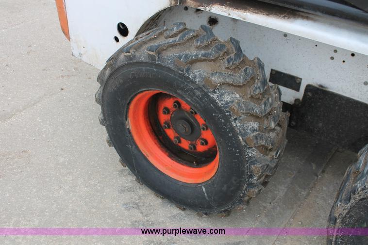 image for item H3676 2002 Bobcat 763 skid steer